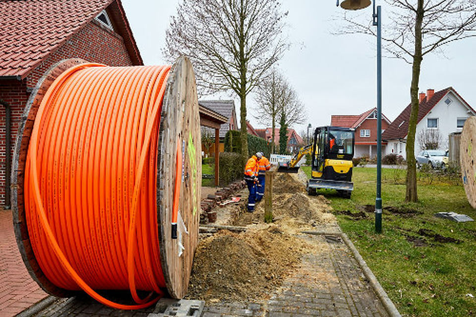 GLASFIBERGENOMFÖRING I HUS GFH 30